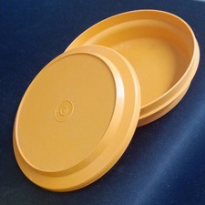 Vintage Tupperware Seal N