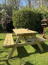 Luxury 4 Seater Picnic Table