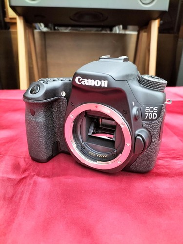 Canon dslr body eos70d - canon,