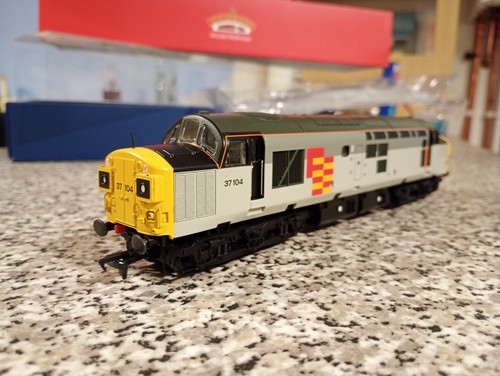 Bachmann class 37104 - 37,,