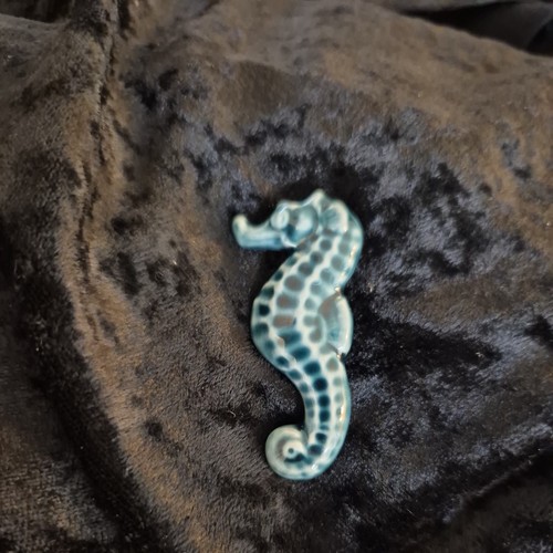 Poole pottery seahorse pin - seahorse,