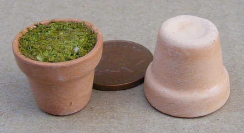 Dolls house round filled - dolls, 2cm