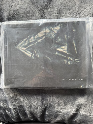 Teamsesh garbage paperback - garbage,