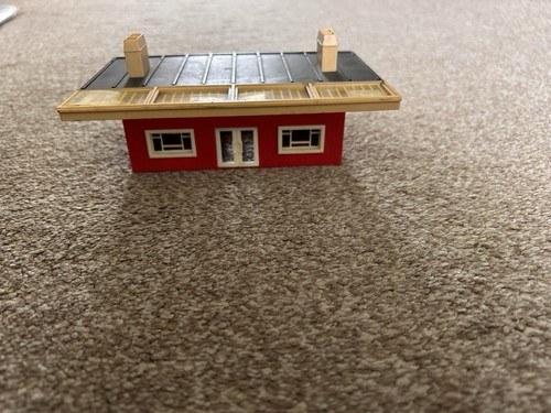 Hornby r473 station building - hornby,