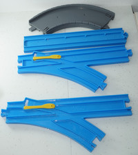 Tomica World Rail Track Splitter X 2 Rail System Junction & Extras