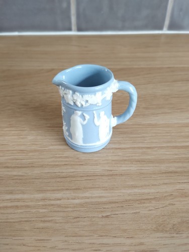 Vintage wedgwood blue - blue, embossed