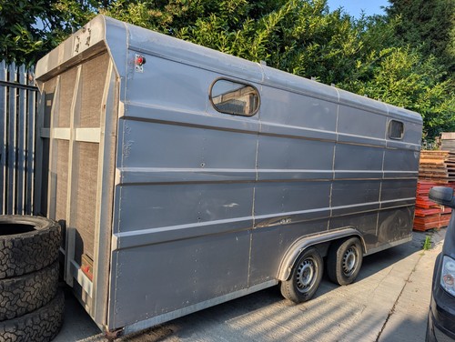 Race shuttle trailer car - race,