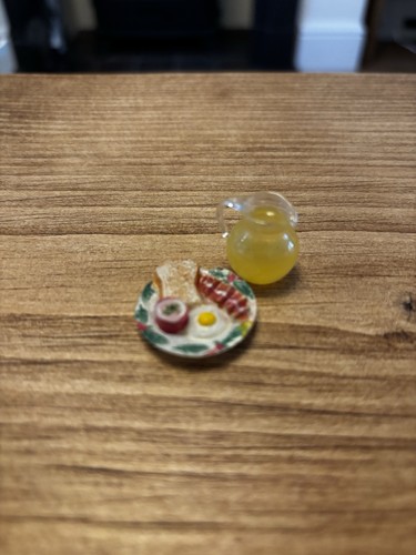 Vintage miniature dolls house - miniature,