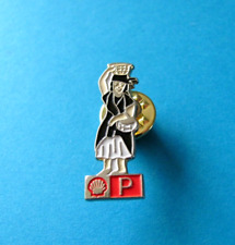Vintage Shell Pin badge