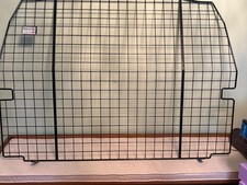 Barjo dog guard for car for