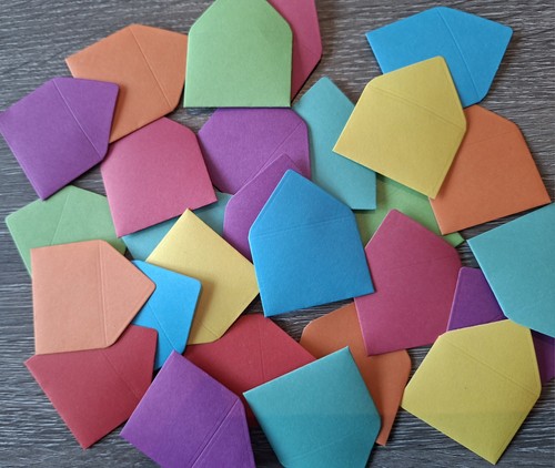 Miniature envelopes x16 - -, die
