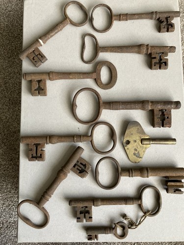 Antique iron keys jail - iron, /