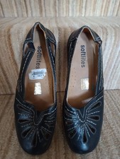 Softlites Size 4 Flat Black Shoes