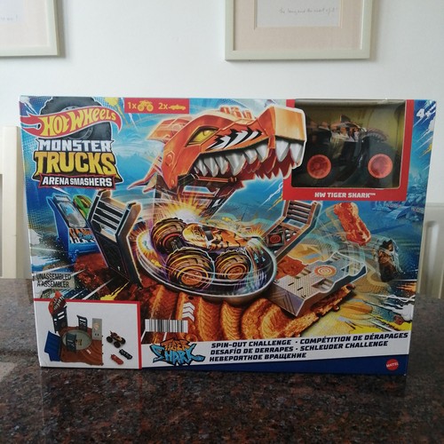 Hot wheels tiger shark - hot, 1/64