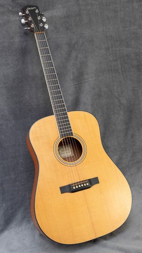 Larrivee acoustic guitar - d-03,