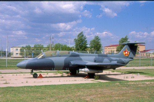 744 l 329 dolphin - ??,