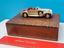 Vintage wooden fumedor/card
