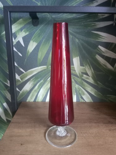 Cranberry red glass vase - red, small