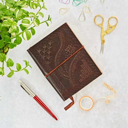 Medium embossed leather - medium,