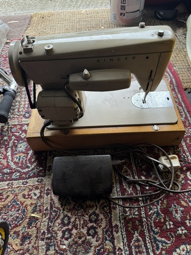 Vintage singer 239 electric - vintage,