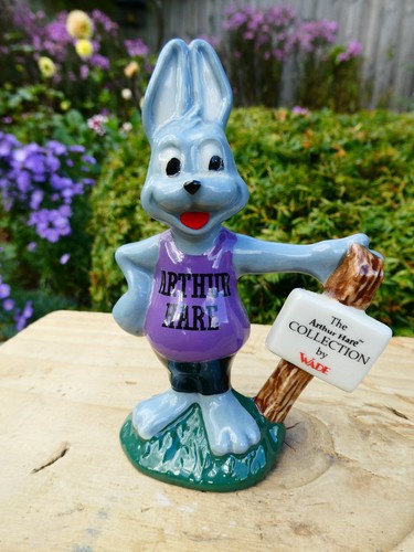 Wade arthur hare - wade, figurine