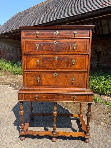 Antique 17th century walnut - 17th,