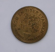 DANISH "PUT A TIGER IN YOUR TANK" ESSO LUCKY SPIN SPINNER TOKEN, PETROLIANA