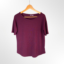 GAP Burgundy t-shirt with