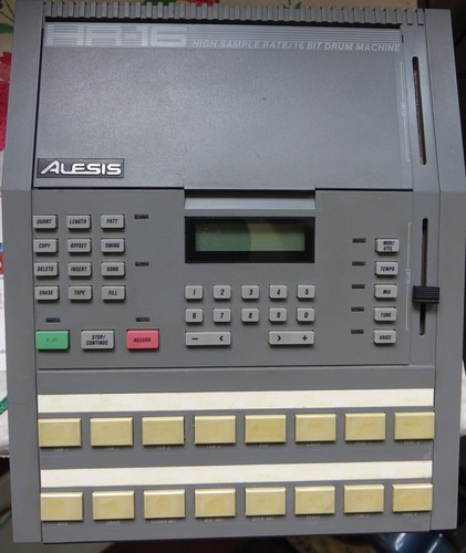 Alesis 1988 vintage - hr-16,