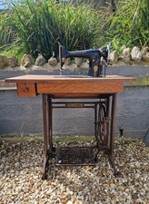 Vintage SINGER Sewing Machine