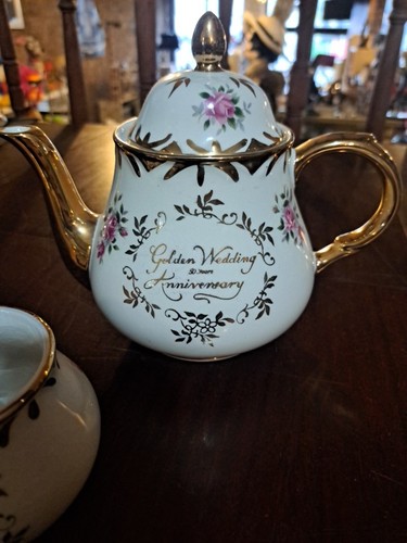 Arthur wood golden wedding - golden,