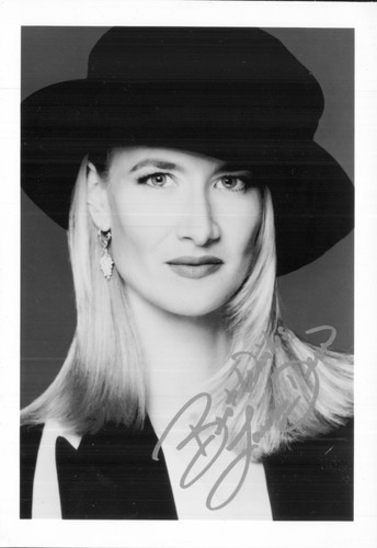 Laura dern signed autograph - laura,