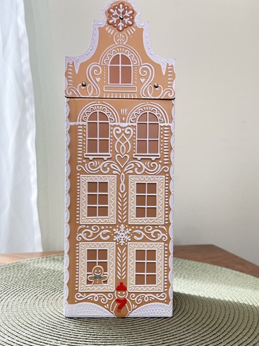 Music gingerbread house tin - gingerbread,
