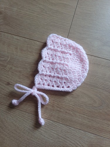 Crochet baby bonnet - pink, 0-3