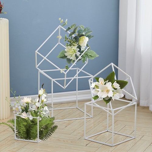 Square metal pedestal - square,