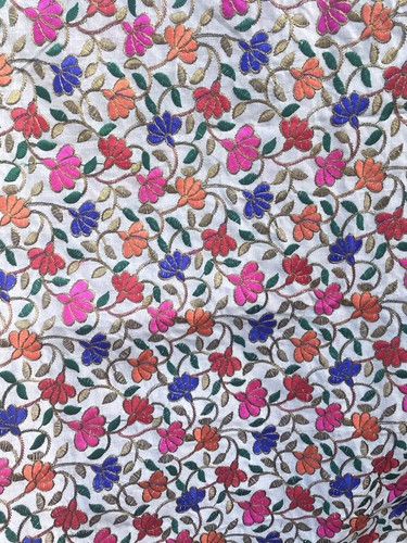 Metres indian embroidered - 5.8,