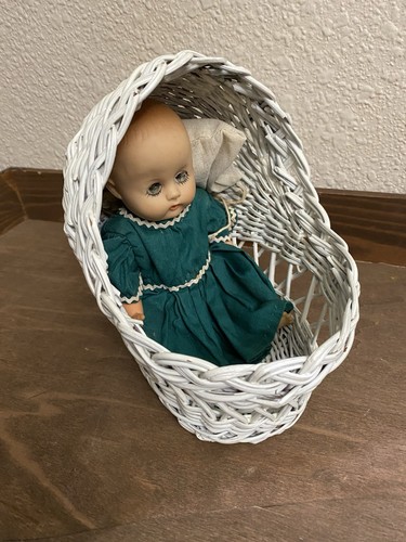 Vintage white wicker small - vintage,