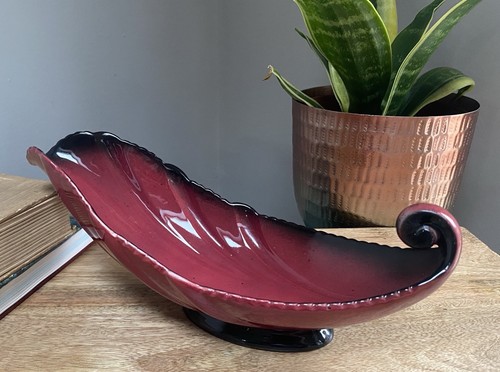 Shell form bowl carlton ware - form,