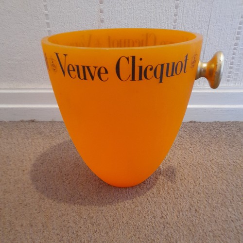 Veuve clicquot champagne ice - clicquot,
