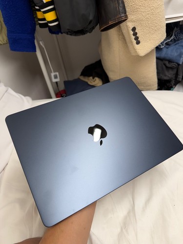 Macbook air inch 16gb - m4,
