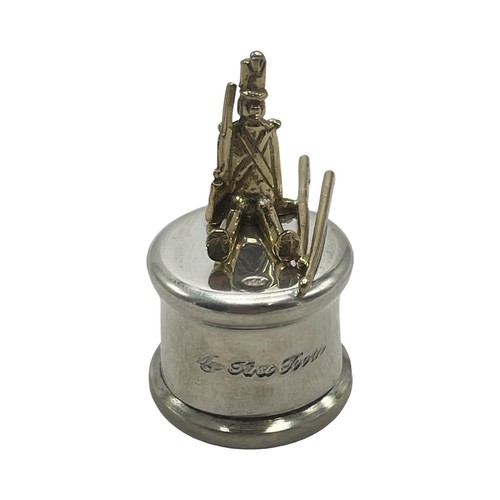 Silver tooth box with - tooth,