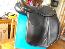 17" vsd saddle in black by Kruger saddlery in used but good condition, wide fit.