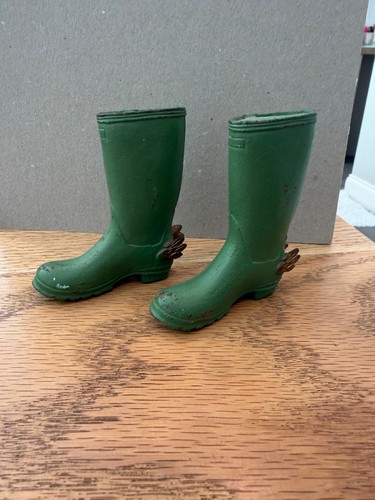 Pair green cast - , of