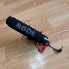 RODE Black/Red VideoMic go