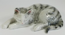 Large Quality Porcelain Sleeping Cat Figurine ~ Impressed 11029-6