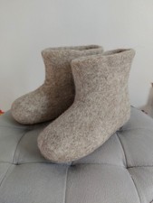 Felt wool boots, 14cm, Kids size 5-6. New