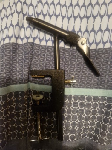 Generic fly tying device - fly,