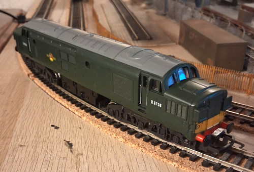 Hornby green class 37 - hornby,