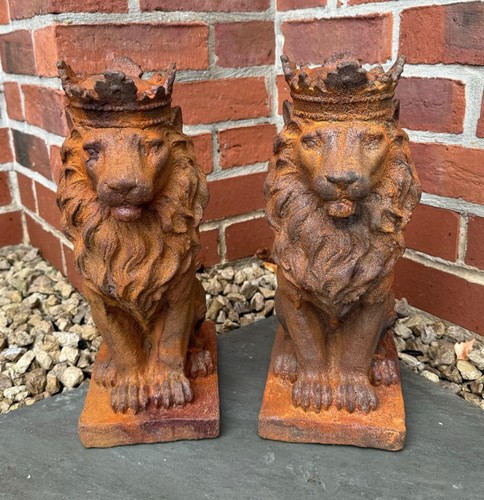 Seated lion with crown cast - with,