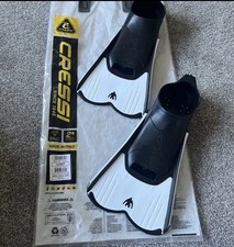 Cressi Light Fins Flipper Light And Powerful Short Fins Size EU 35-36 UK 2.5-3.5
